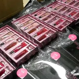 gift set & kit assembly
