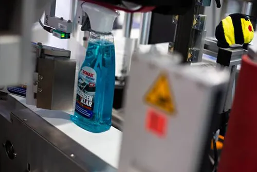 Form bottle labelling machine