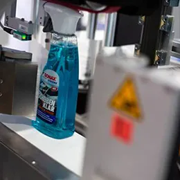 Form bottle labelling machine