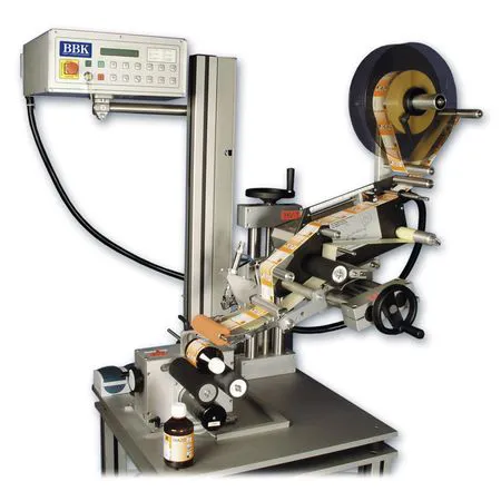 Semi automatic labelling machine