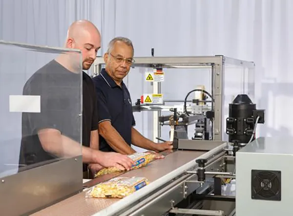 HAND PACKING MACHINES