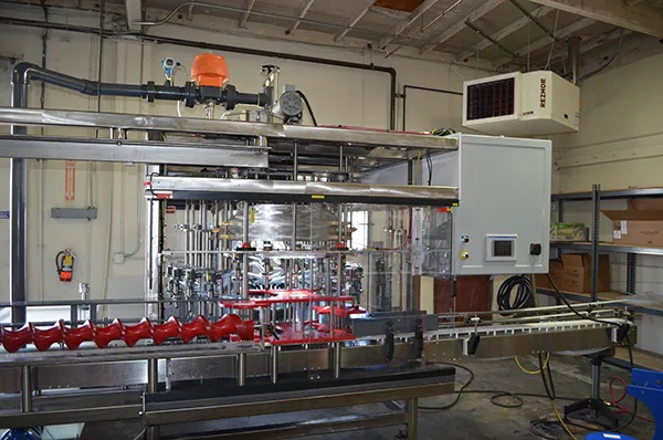 ROTARY LIQUID FILLER