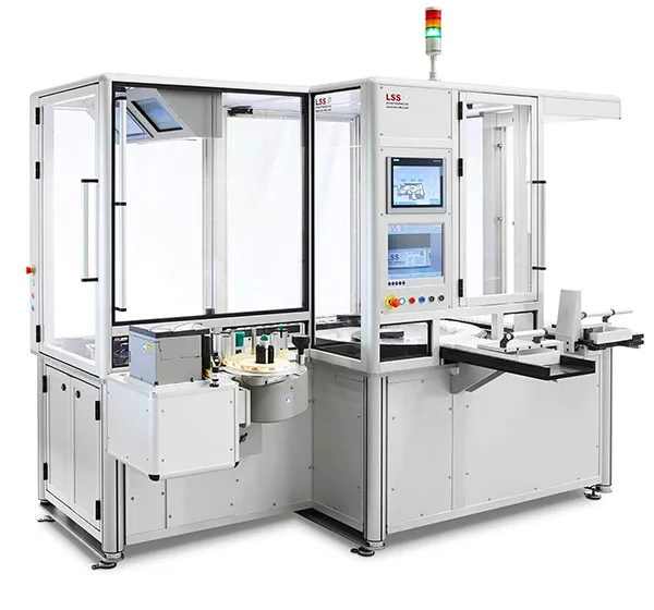 Automatic labeling of vials with Vision