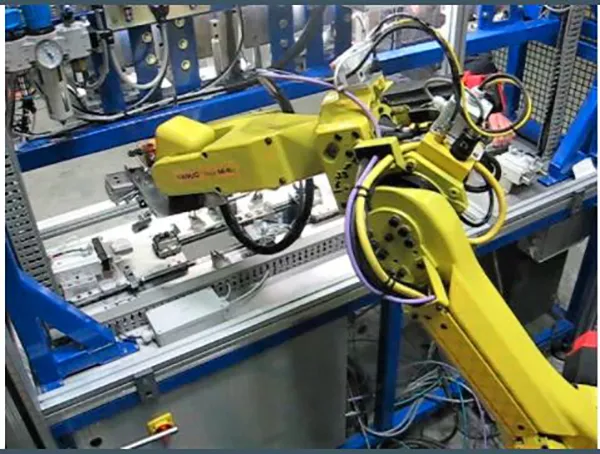 Compact Robotic Cells