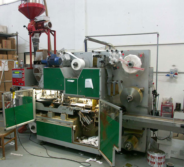 Packaging machine for pods